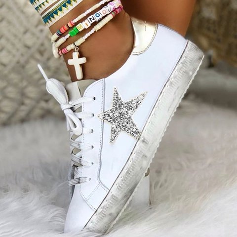 flat heel sneakers